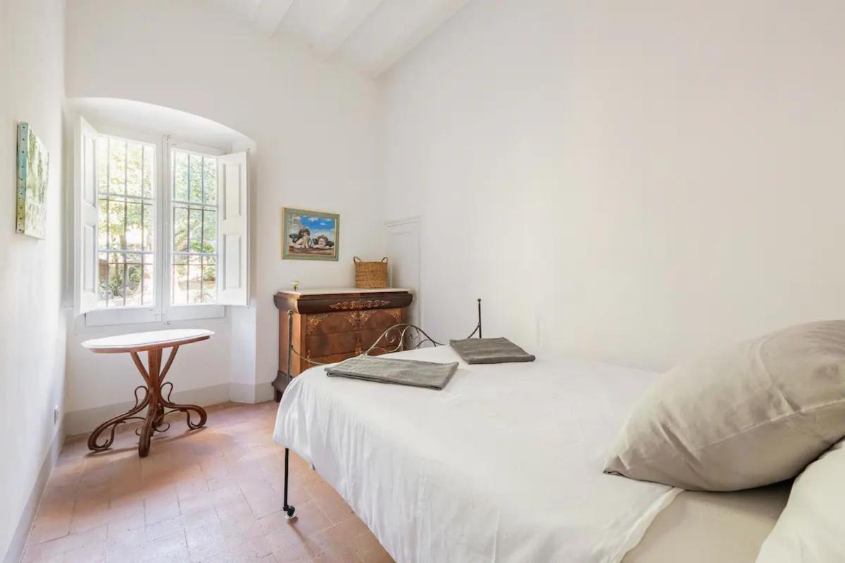 אלייה Can Rovira - Stunning Neoclassical Mansion, Just 20 Min Drive From Barcelona City Center, Ideal For Groups And Families מראה חיצוני תמונה