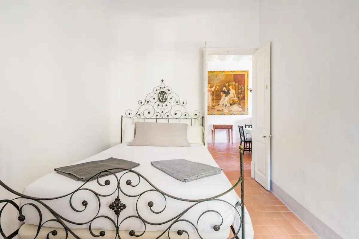 אלייה Can Rovira - Stunning Neoclassical Mansion, Just 20 Min Drive From Barcelona City Center, Ideal For Groups And Families מראה חיצוני תמונה