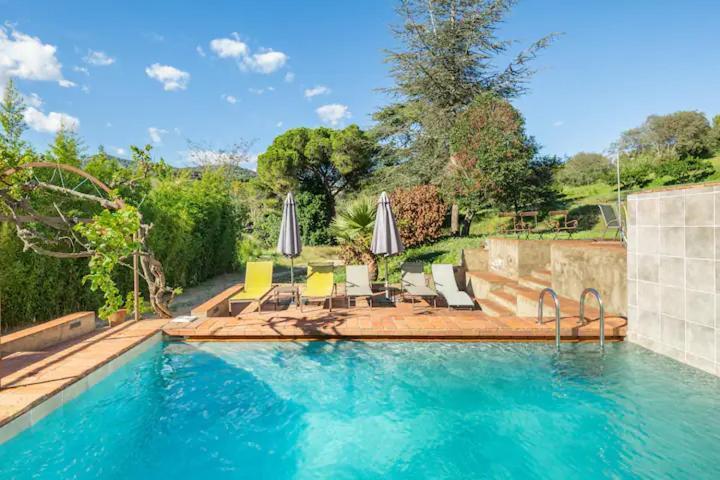 אלייה Can Rovira - Stunning Neoclassical Mansion, Just 20 Min Drive From Barcelona City Center, Ideal For Groups And Families מראה חיצוני תמונה