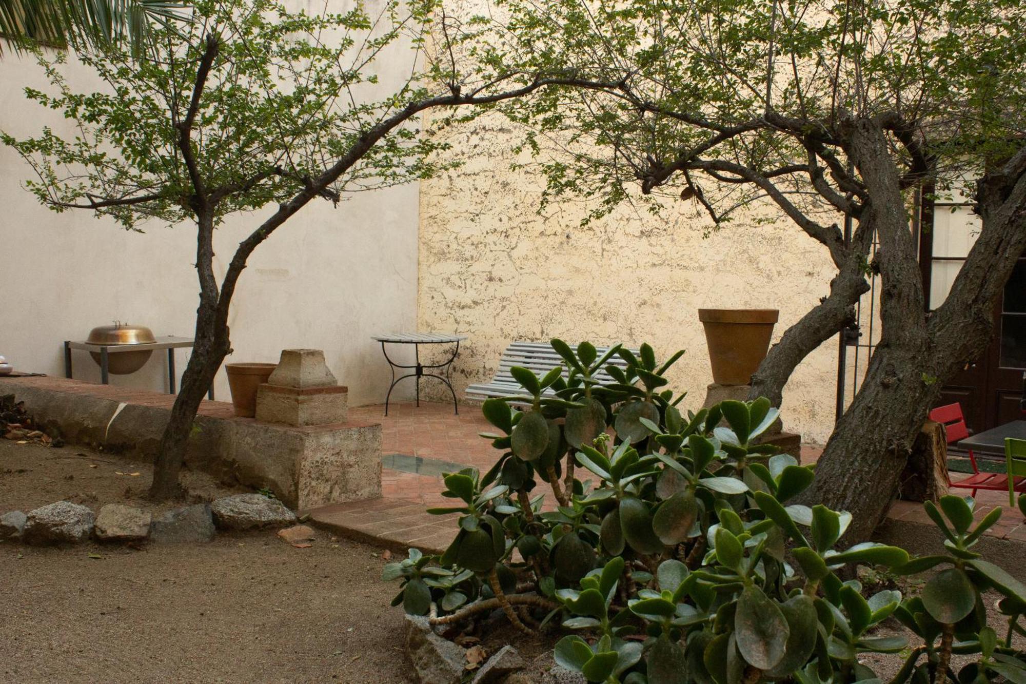 אלייה Can Rovira - Stunning Neoclassical Mansion, Just 20 Min Drive From Barcelona City Center, Ideal For Groups And Families מראה חיצוני תמונה